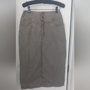 Comfy Gray knee length denim skirt